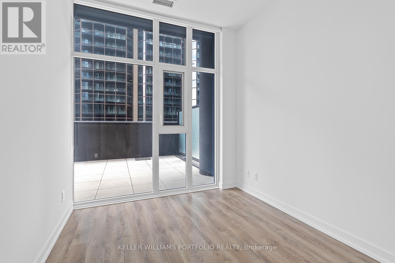 407 - 20 Edward Street, Toronto, Ontario  M5G 0C5 - Photo 15 - C12580200