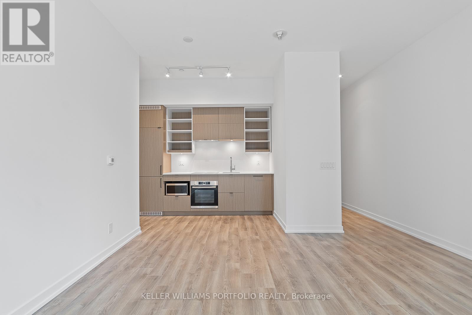 407 - 20 Edward Street, Toronto, Ontario  M5G 0C5 - Photo 6 - C12580200