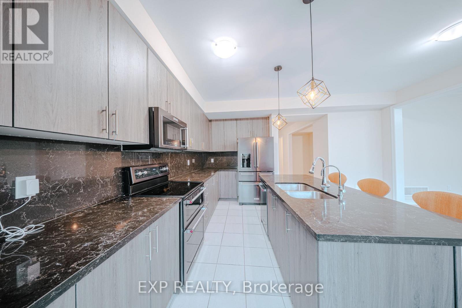 212 Ronald Guscott Street, Oshawa, Ontario  L1K 3G3 - Photo 3 - E12580096