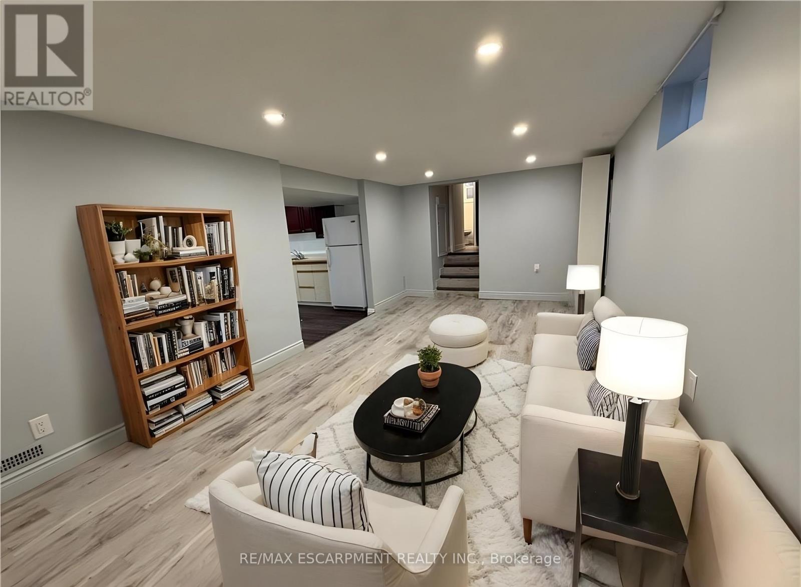 2 - 115 Green Road, Hamilton, Ontario  L8G 3W9 - Photo 9 - X12568106