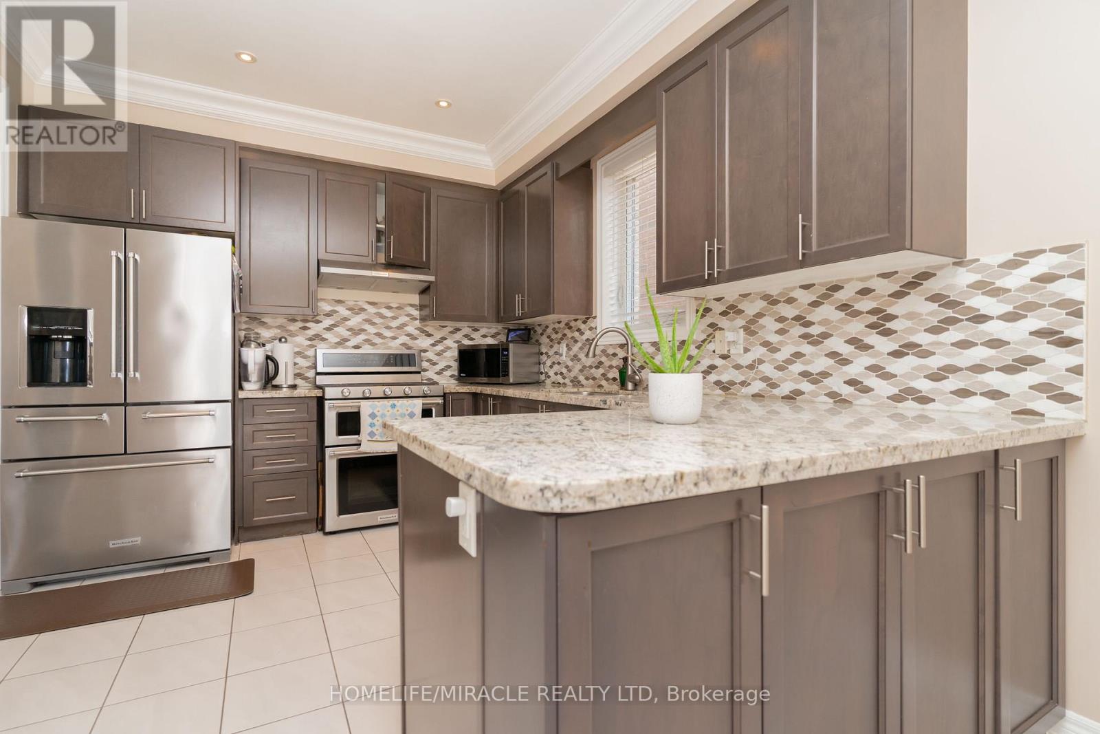 516 Vellore Woods Boulevard, Vaughan, Ontario  L4H 2W3 - Photo 13 - N12580078