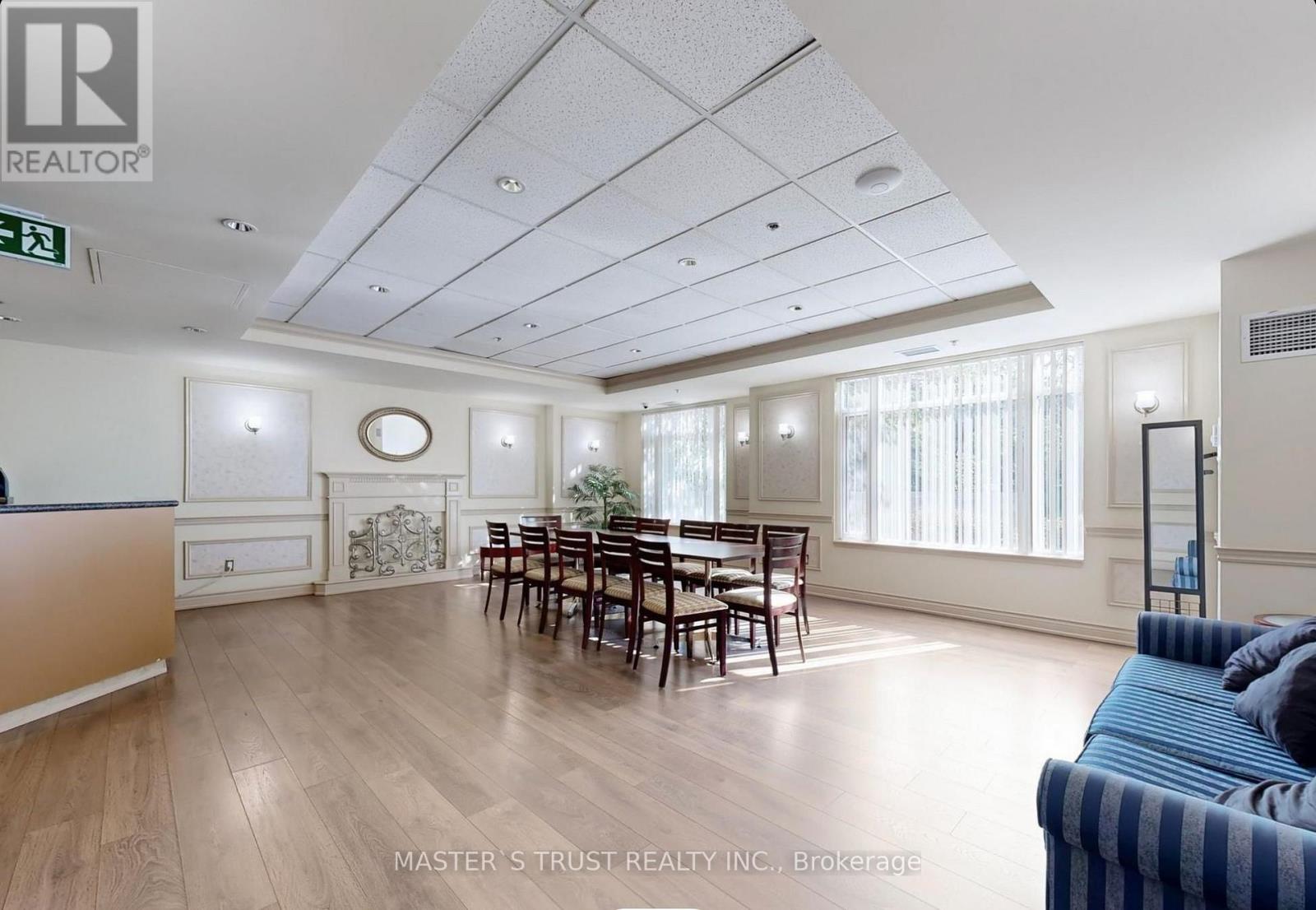 1001 - 135 Pond Drive, Markham, Ontario  L3T 7V6 - Photo 4 - N12580134