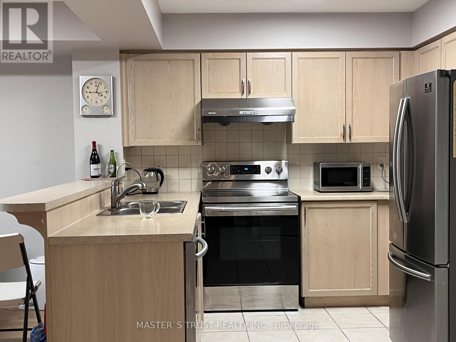 1001 - 135 Pond Drive, Markham, Ontario  L3T 7V6 - Photo 8 - N12580134