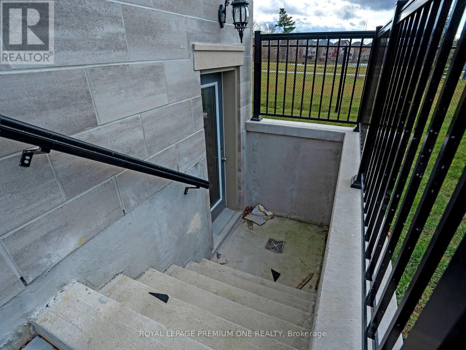 130 Cannes Avenue, Vaughan, Ontario  L4H 5A8 - Photo 8 - N12580222