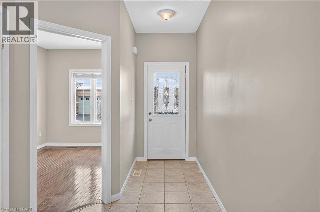 9 Manitoulin Trail, Glanbrook, Ontario  L9B 2X8 - Photo 4 - 40786729