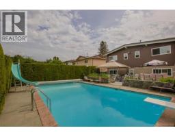 951 EVERETT CRESCENT