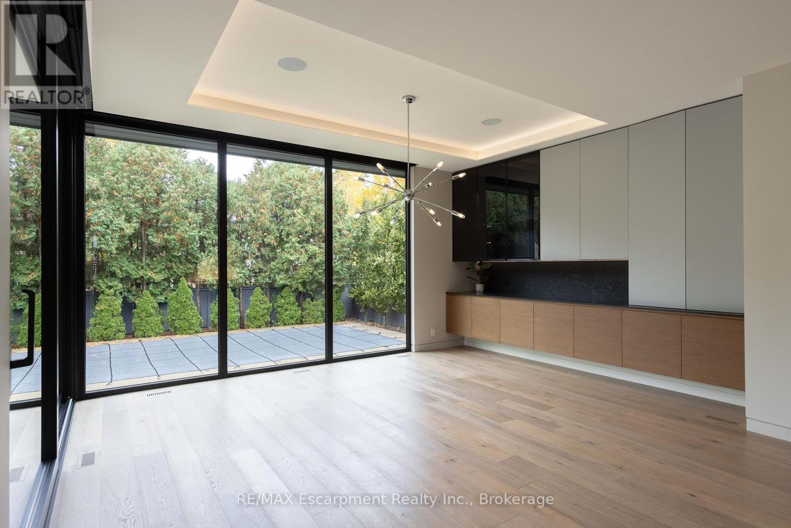 144 Sparling Court, Oakville, Ontario  L6K 2J7 - Photo 23 - W12497896