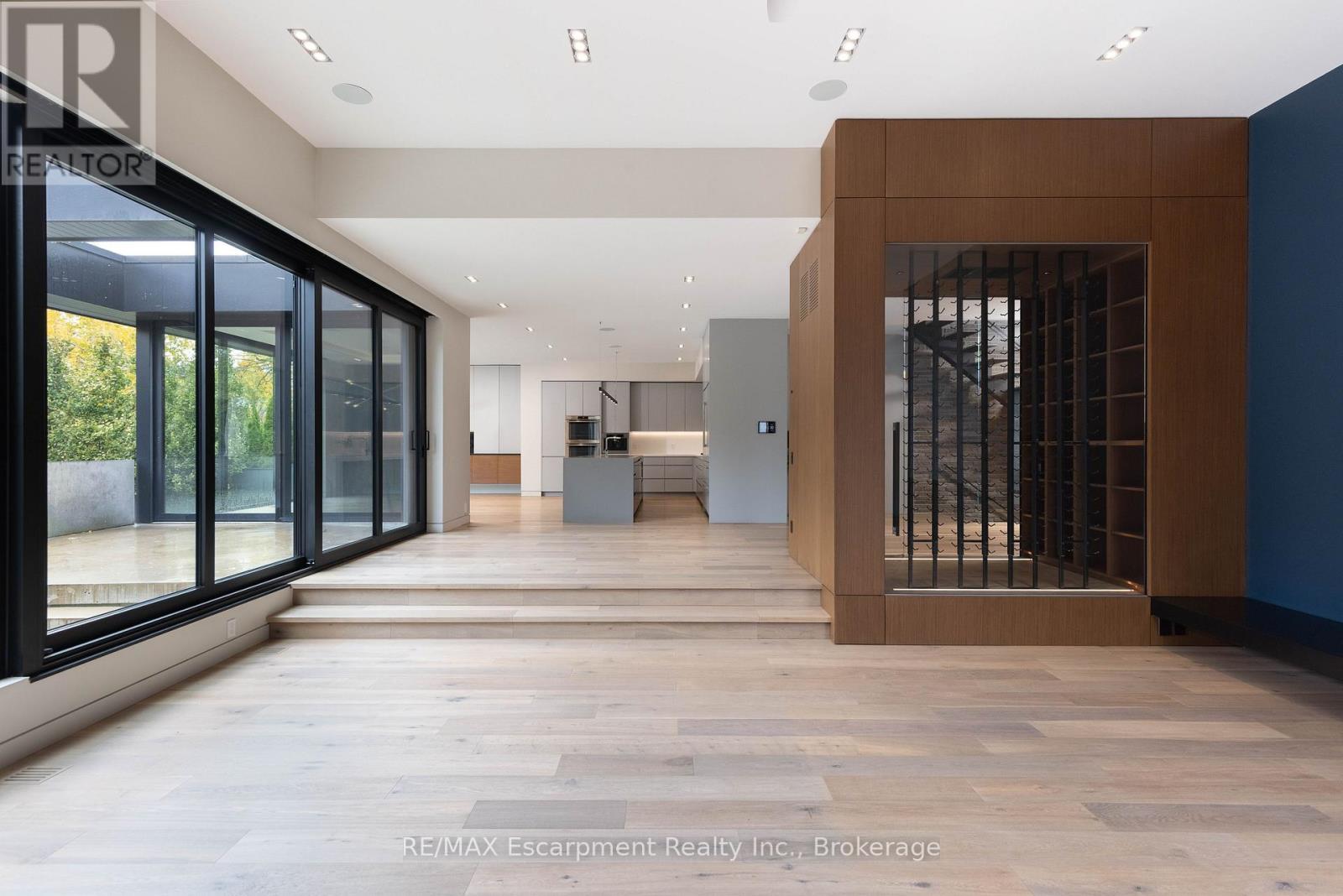 144 Sparling Court, Oakville, Ontario  L6K 2J7 - Photo 26 - W12497896