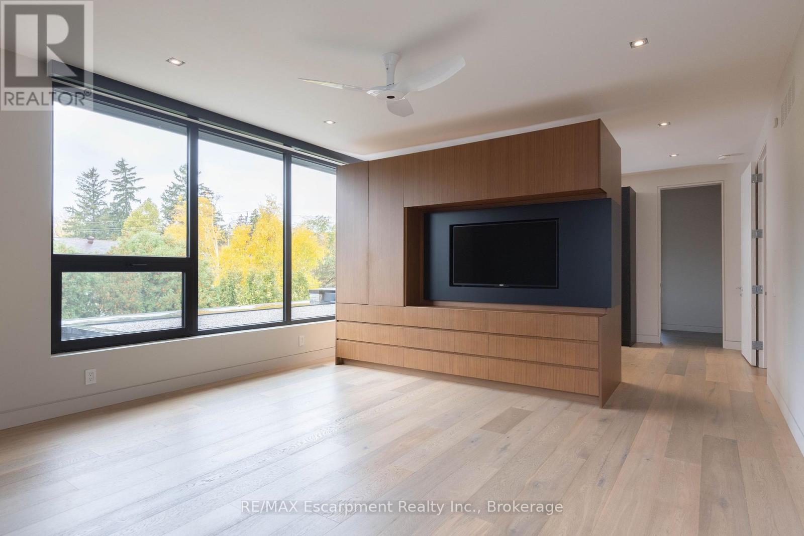 144 Sparling Court, Oakville, Ontario  L6K 2J7 - Photo 31 - W12497896