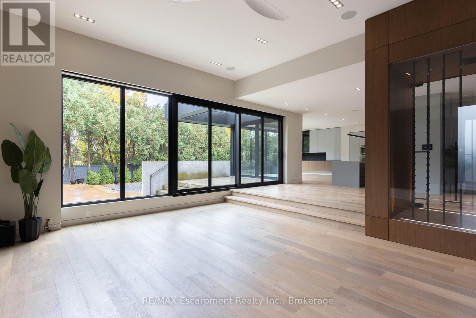 144 Sparling Court, Oakville, Ontario  L6K 2J7 - Photo 27 - W12497896