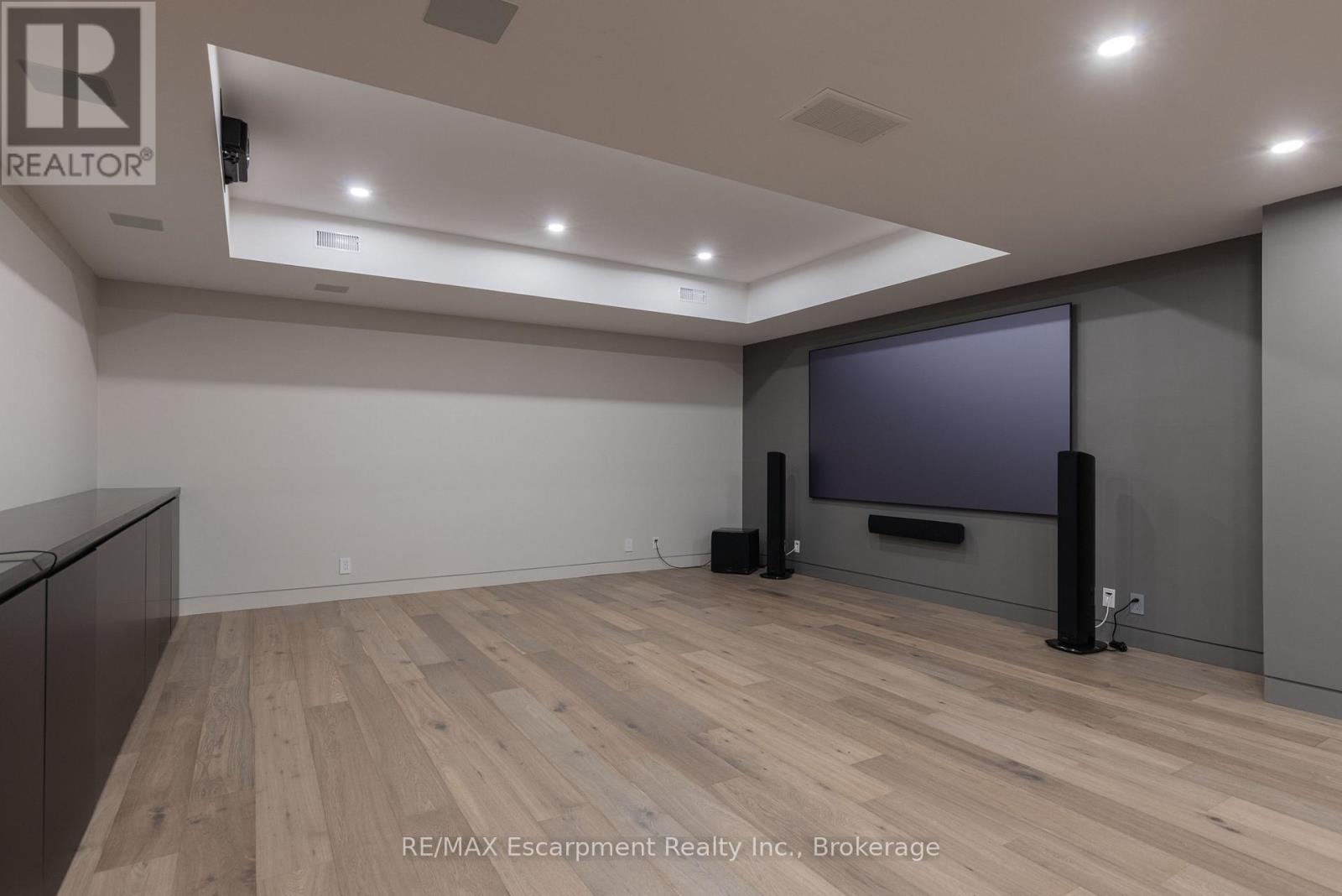 144 Sparling Court, Oakville, Ontario  L6K 2J7 - Photo 44 - W12497896