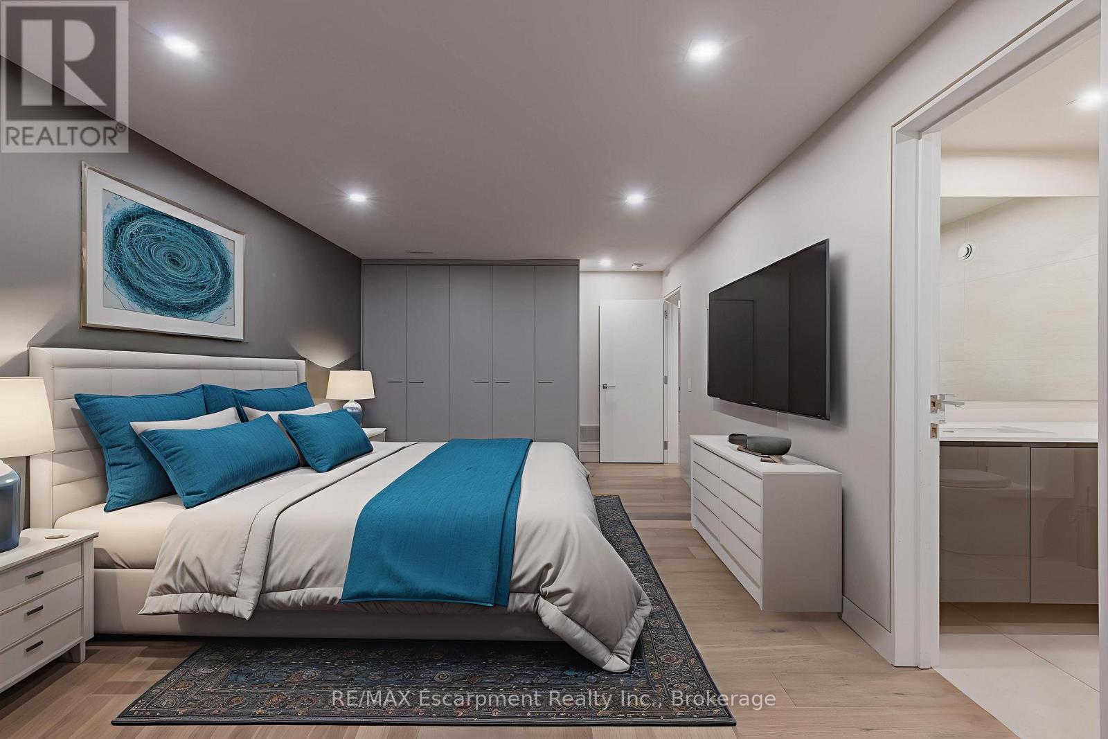 144 Sparling Court, Oakville, Ontario  L6K 2J7 - Photo 45 - W12497896