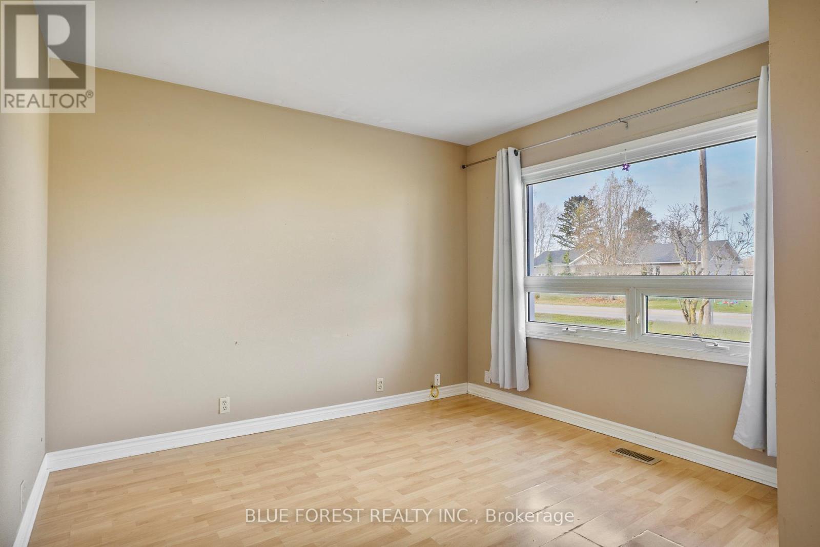 22557 Queens Line, West Elgin, Ontario  N0L 2C0 - Photo 10 - X12580254