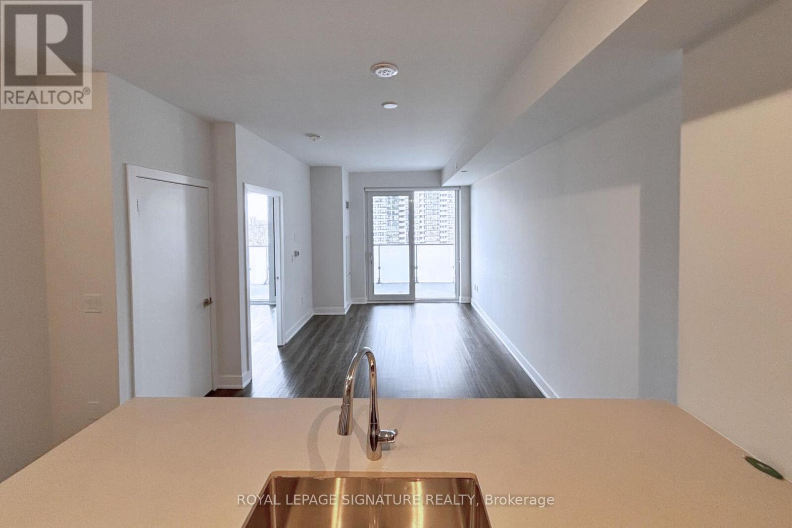 802 - 4130 Parkside Village Drive, Mississauga, Ontario  L5B 3M8 - Photo 2 - W12580092