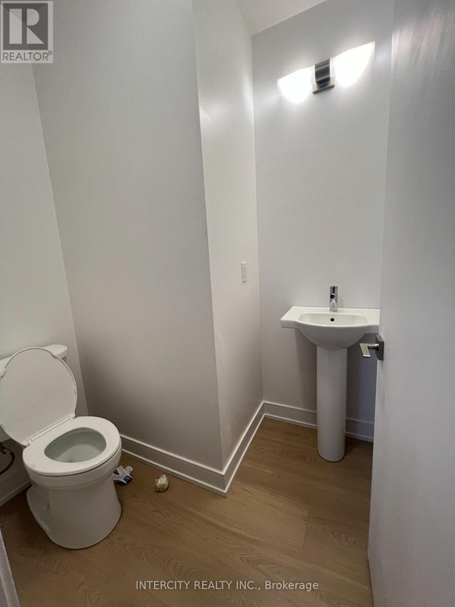 19 Desiree Place, Caledon, Ontario  L7E 2R7 - Photo 9 - W12580110