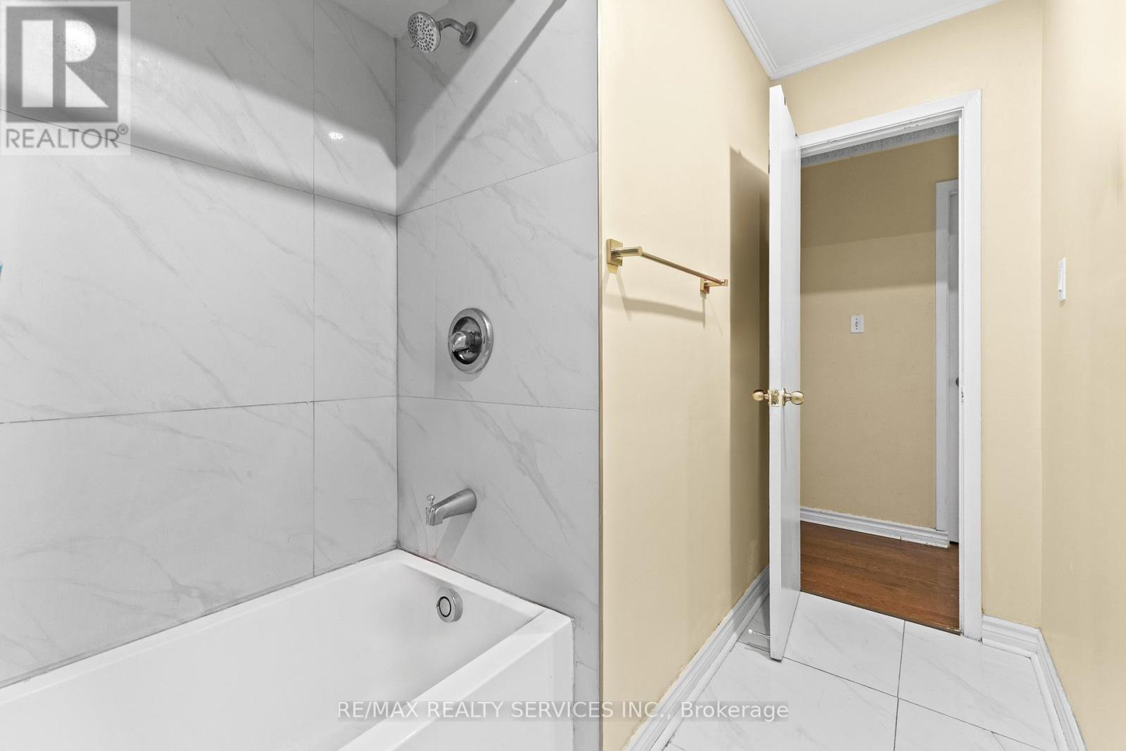 13 Linkdale Road, Brampton, Ontario  L6V 3A1 - Photo 12 - W12580118