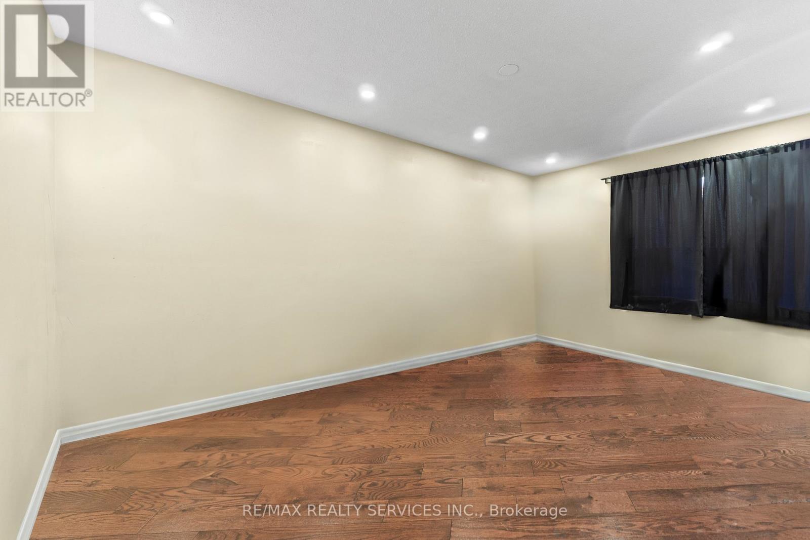 13 Linkdale Road, Brampton, Ontario  L6V 3A1 - Photo 7 - W12580118