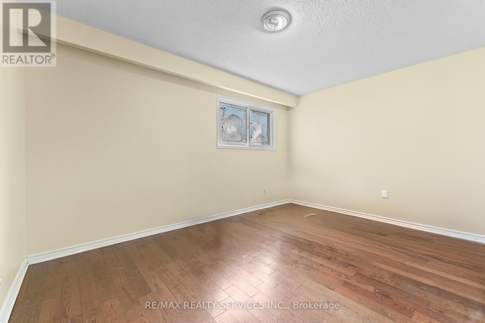 13 Linkdale Road, Brampton, Ontario  L6V 3A1 - Photo 8 - W12580118