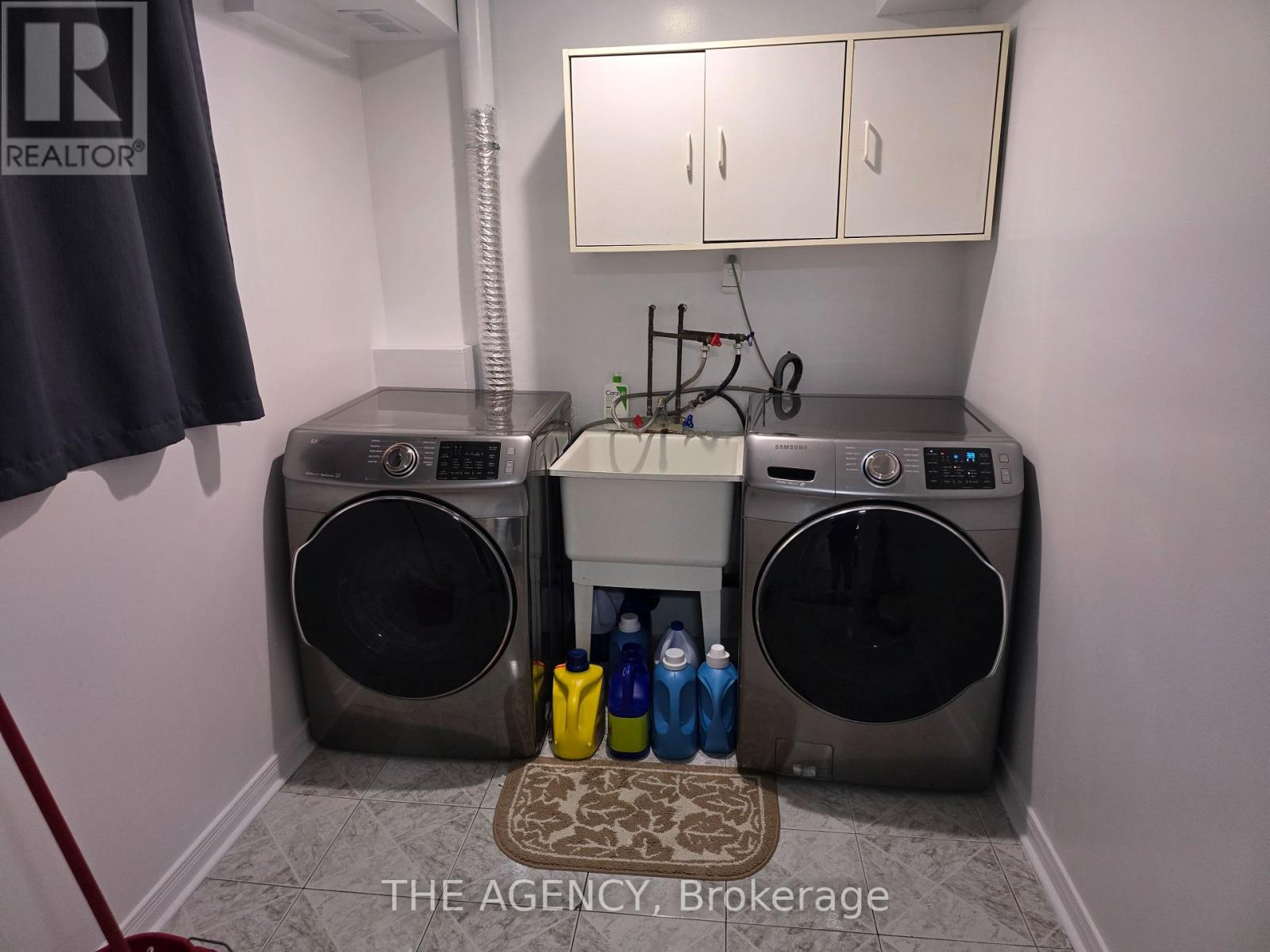 Lower - 139 Cinrickbar Drive, Toronto, Ontario  M9W 6W8 - Photo 10 - W12580166