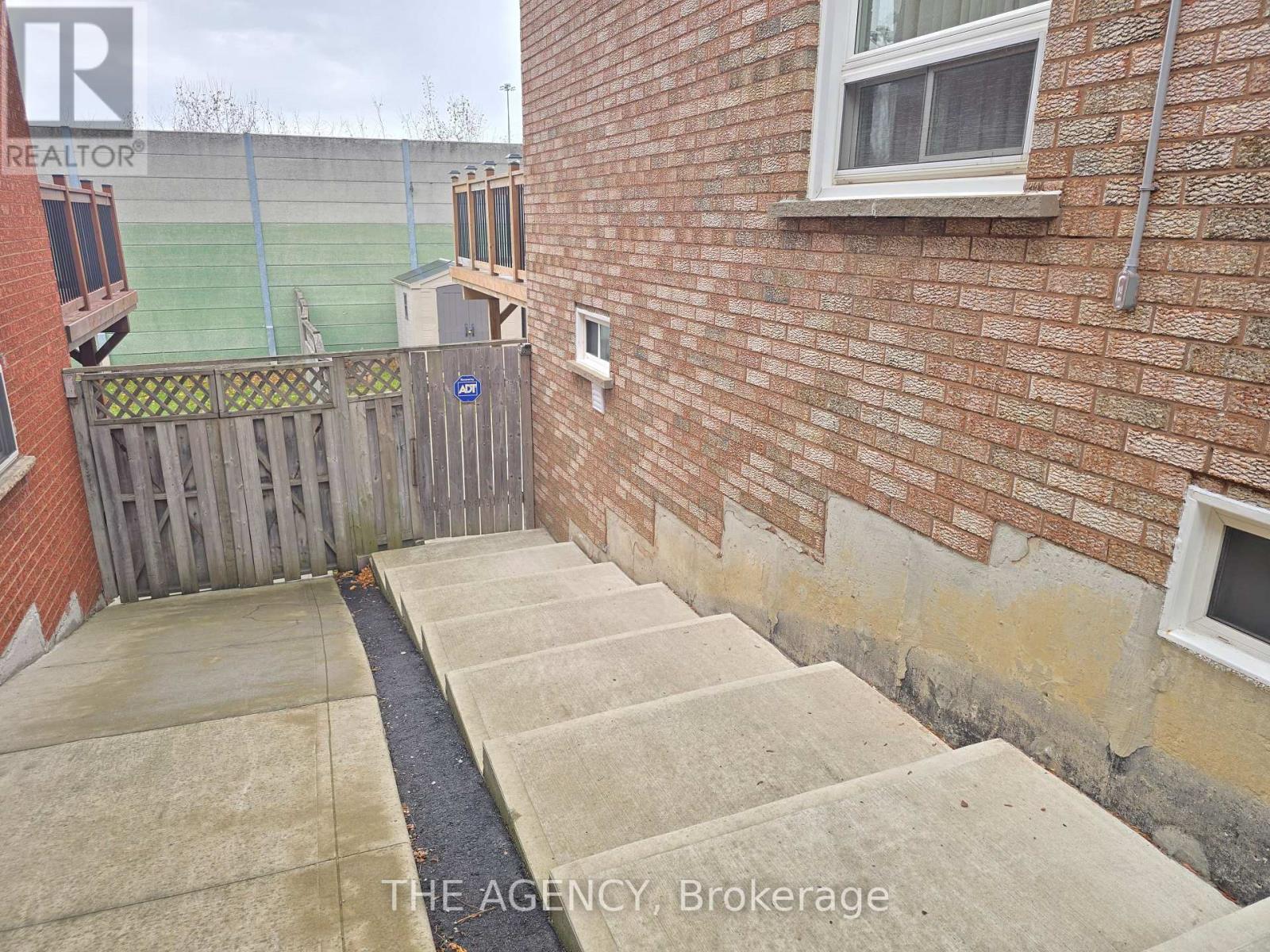 Lower - 139 Cinrickbar Drive, Toronto, Ontario  M9W 6W8 - Photo 14 - W12580166