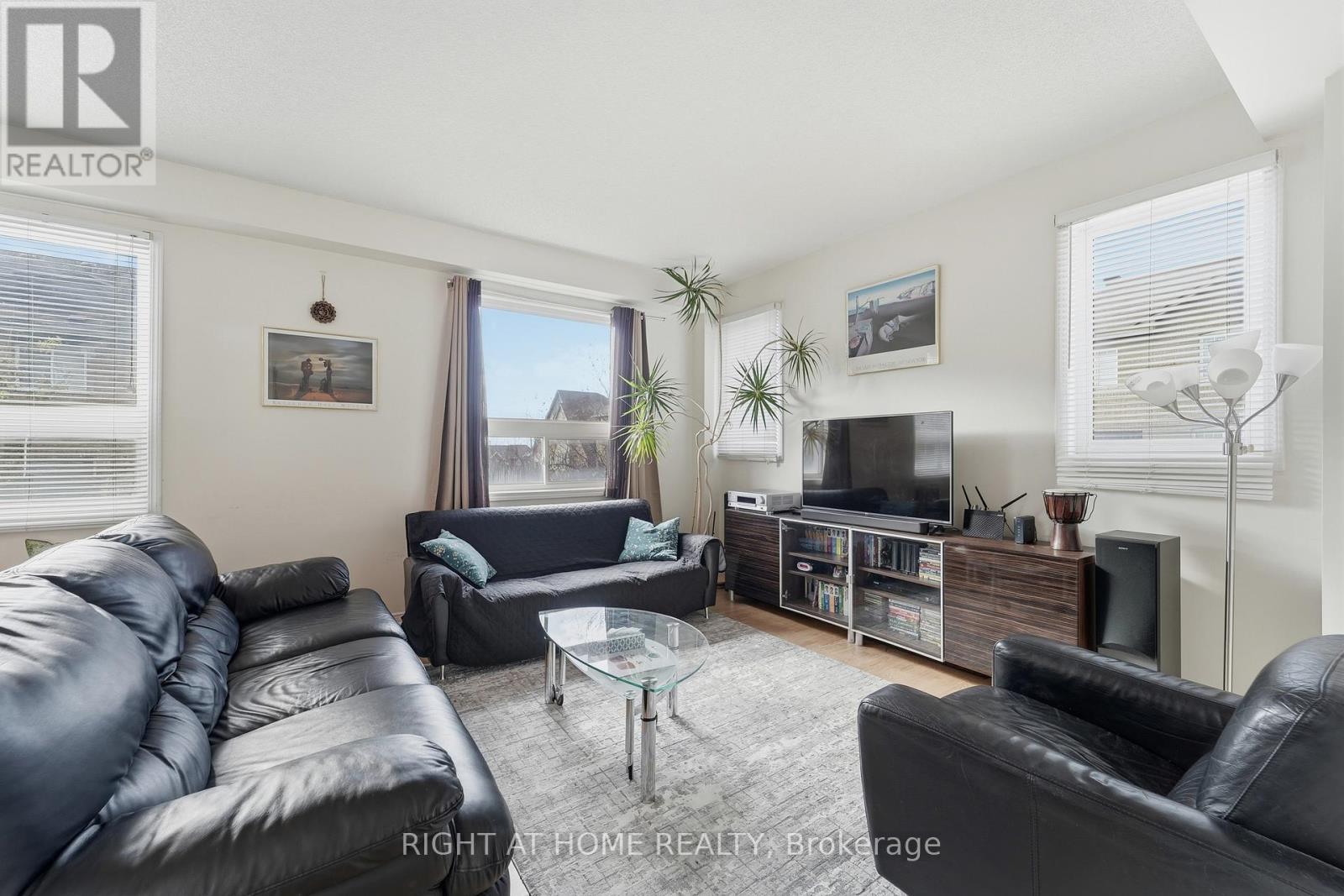 154 - 7155 Magistrate Terrace, Mississauga, Ontario  L5W 1Y9 - Photo 11 - W12580176