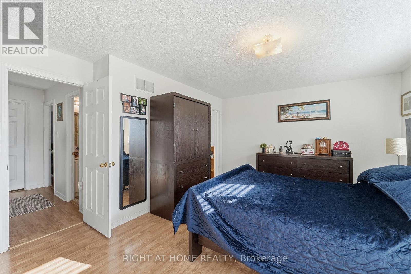 154 - 7155 Magistrate Terrace, Mississauga, Ontario  L5W 1Y9 - Photo 21 - W12580176