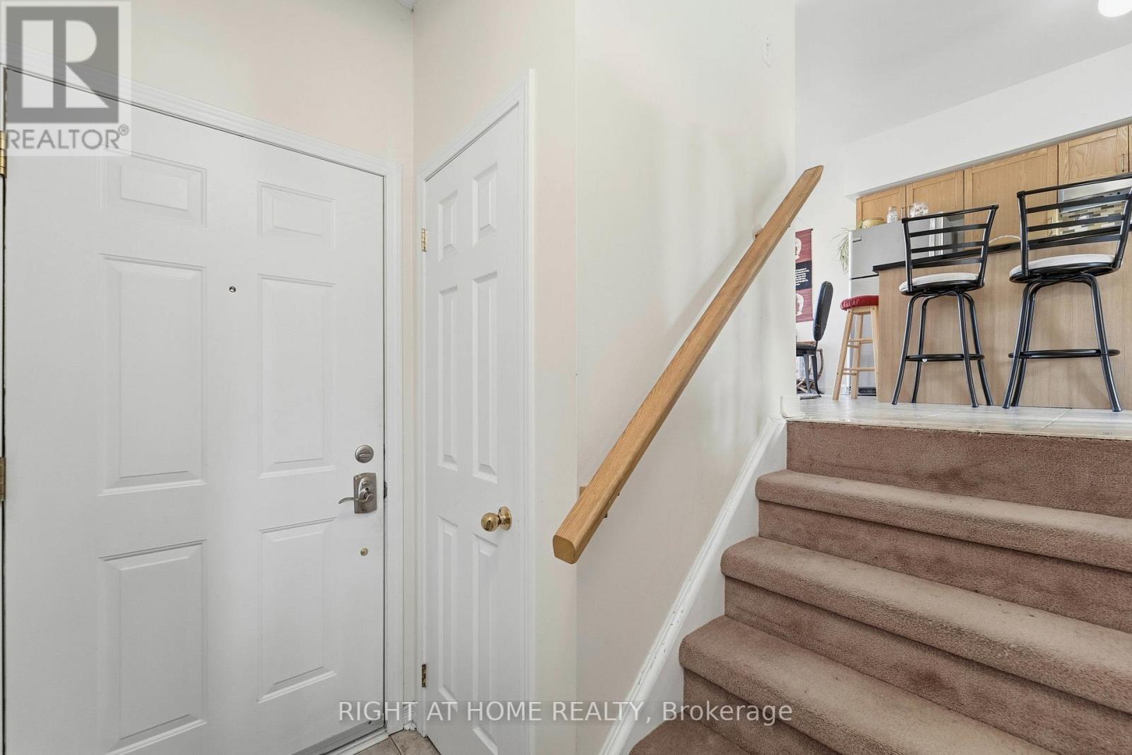 154 - 7155 Magistrate Terrace, Mississauga, Ontario  L5W 1Y9 - Photo 5 - W12580176