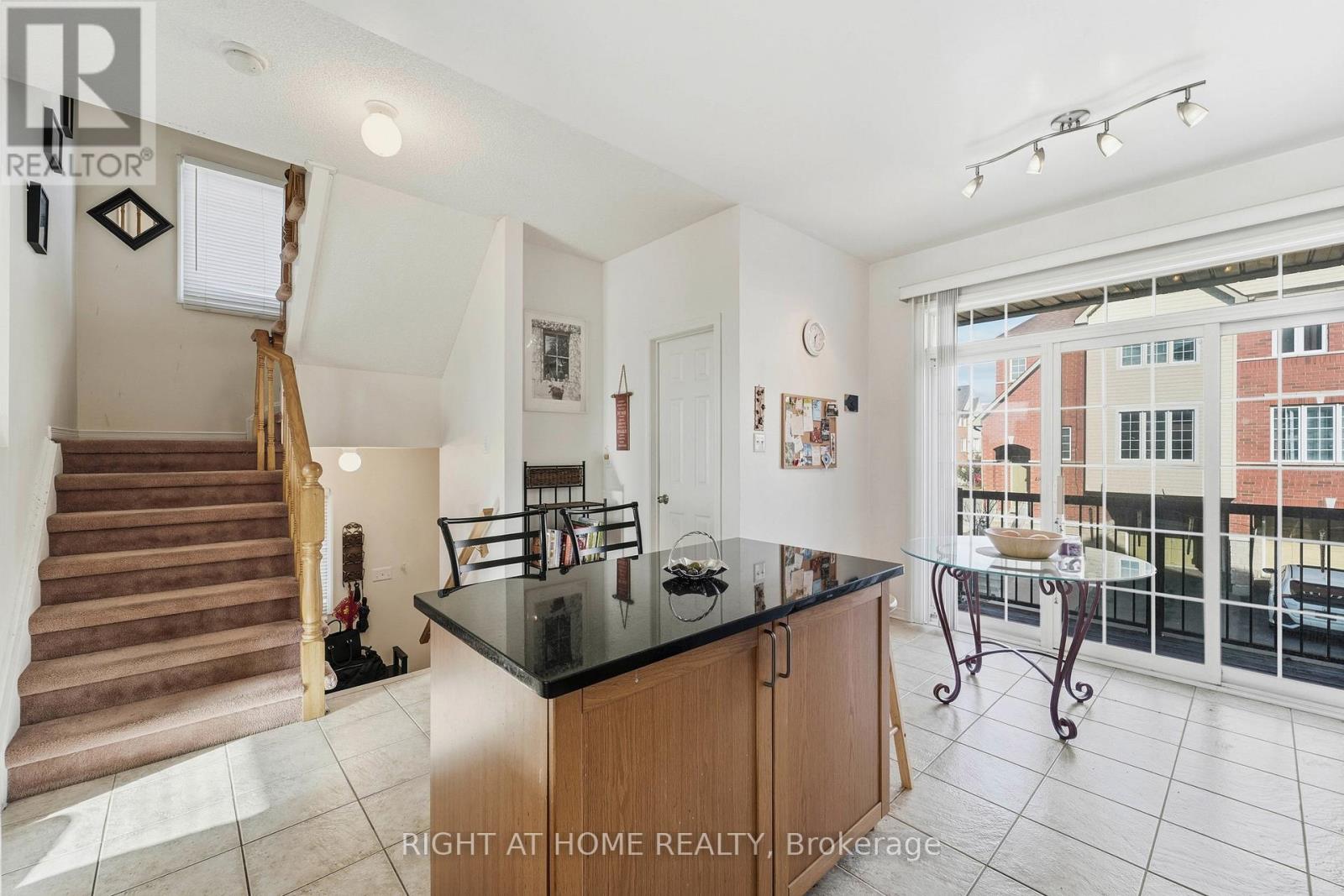 154 - 7155 Magistrate Terrace, Mississauga, Ontario  L5W 1Y9 - Photo 6 - W12580176