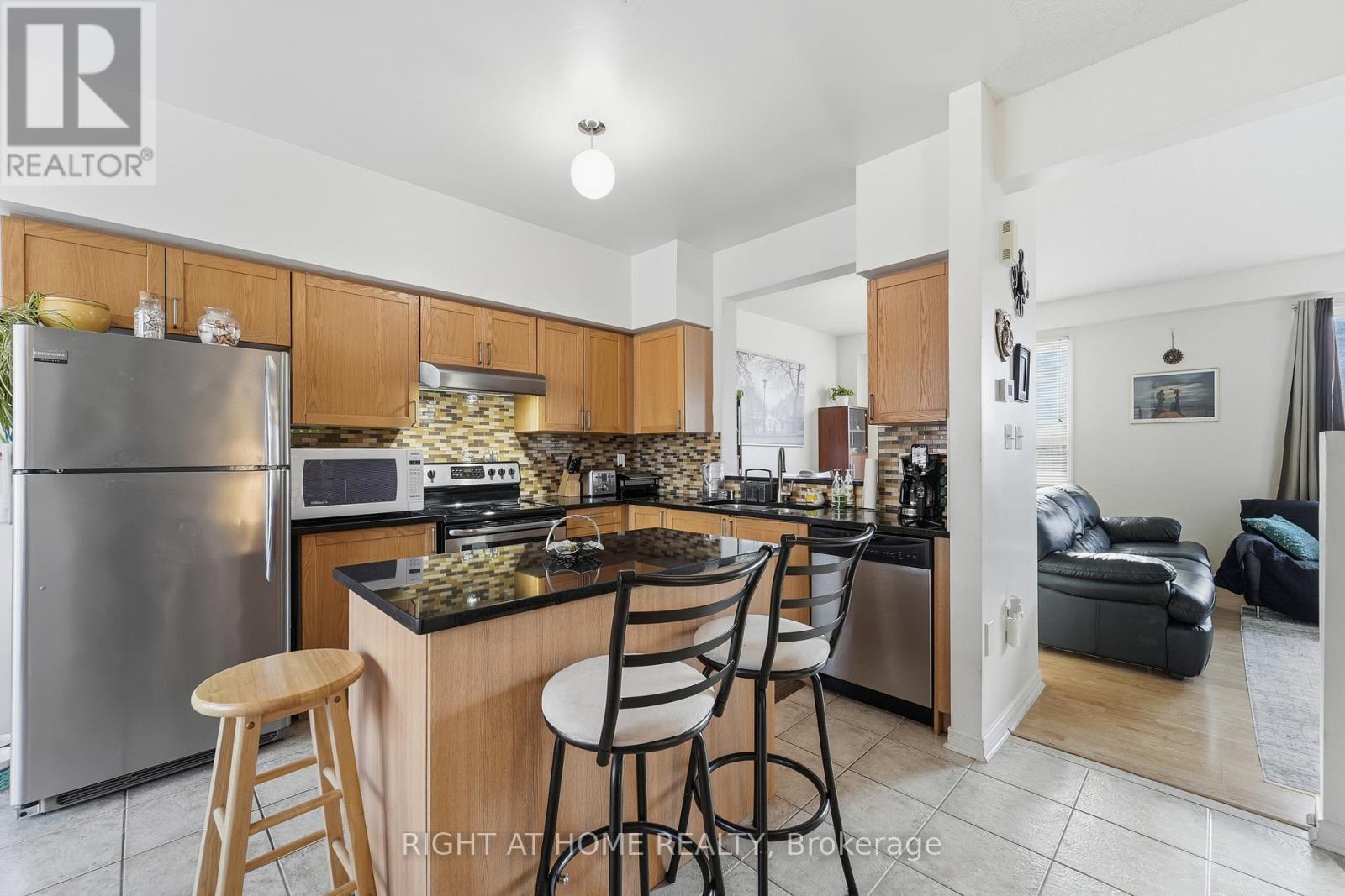 154 - 7155 Magistrate Terrace, Mississauga, Ontario  L5W 1Y9 - Photo 9 - W12580176