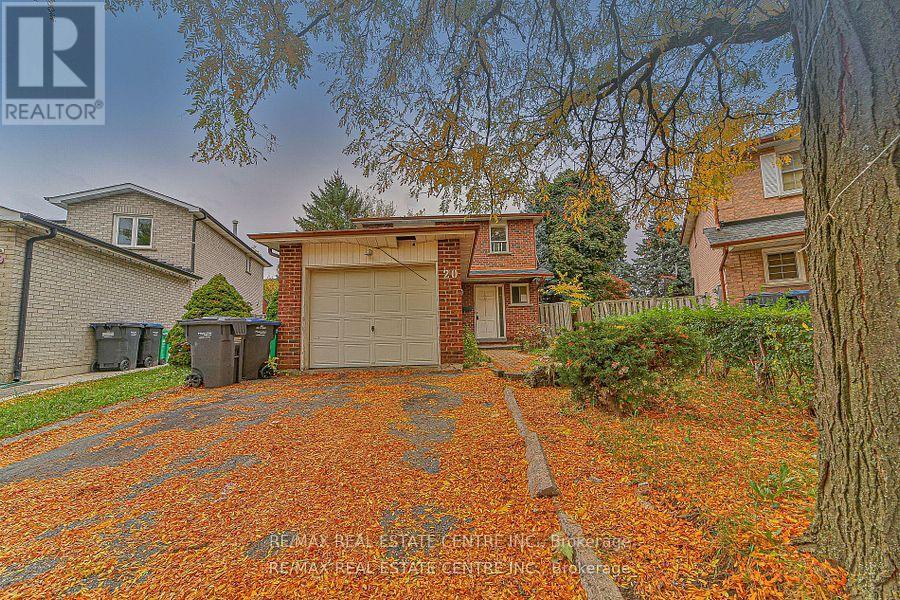 20 Mozart Crescent, Brampton, Ontario  L6Y 2W7 - Photo 4 - W12580210