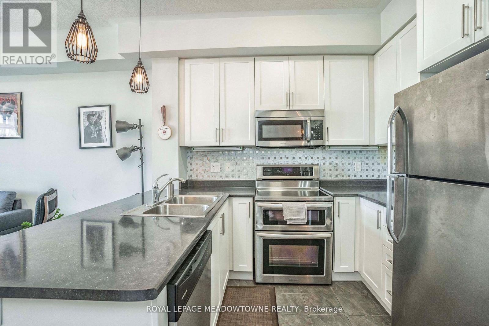 323 - 5317 Upper Middle Road, Burlington, Ontario  L7L 0G8 - Photo 8 - W12580238