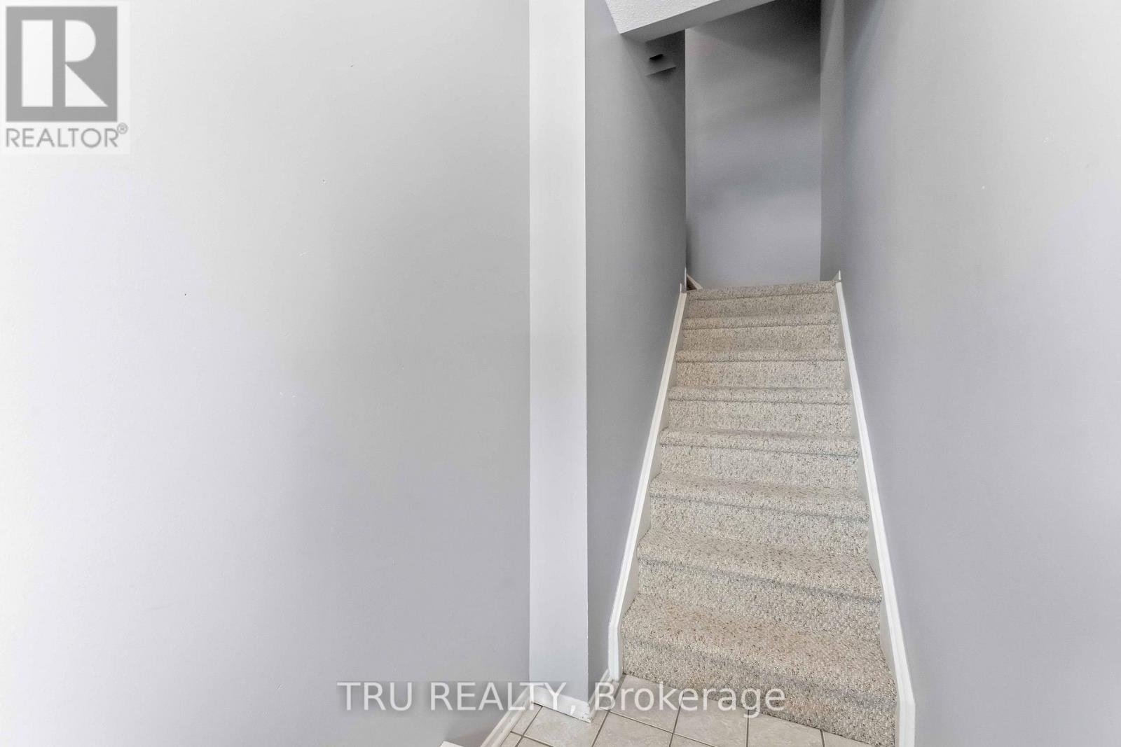 16b - 770 St. Andre Drive, Ottawa, Ontario  K1C 4S9 - Photo 5 - X12580244