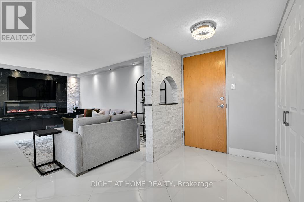 1703 - 2759 Carousel Crescent, Ottawa, Ontario  K1T 2N5 - Photo 6 - X12580278