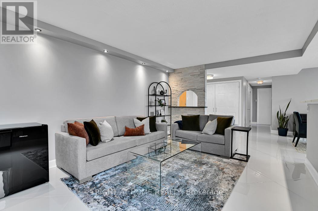 1703 - 2759 Carousel Crescent, Ottawa, Ontario  K1T 2N5 - Photo 9 - X12580278