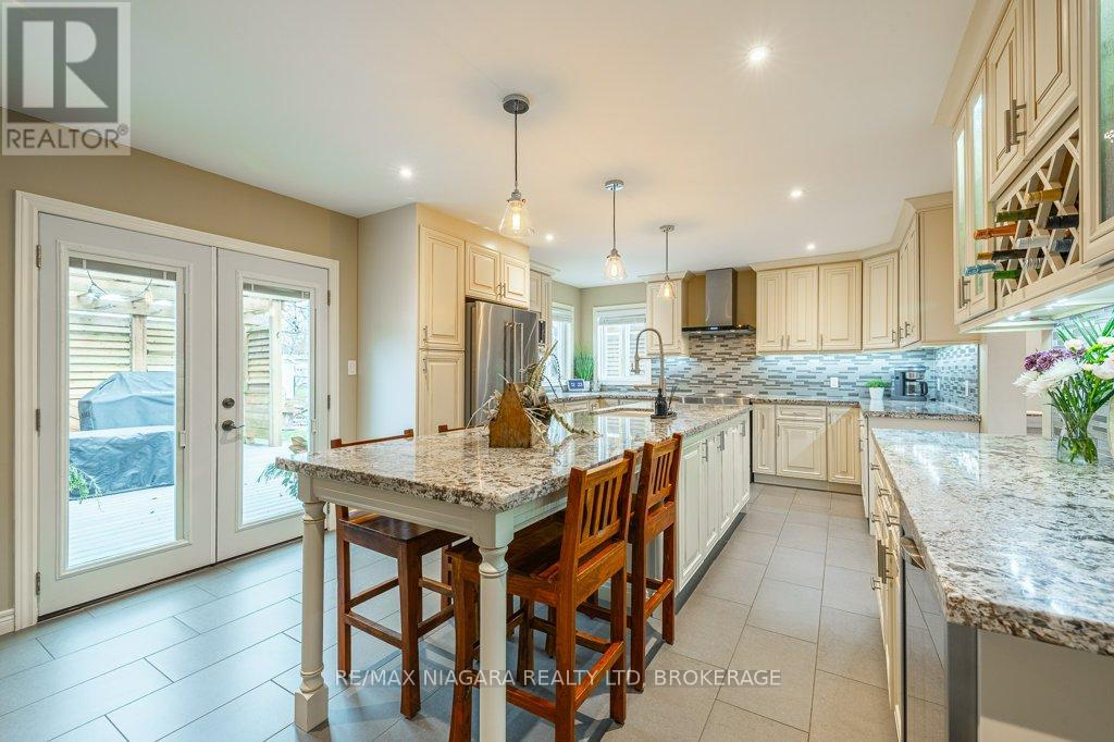 3246 Cedar Avenue, Fort Erie (Ridgeway), Ontario  L0S 1N0 - Photo 10 - X12580268