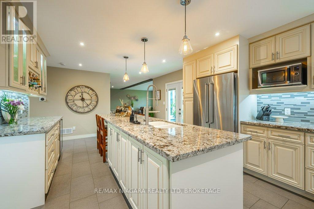 3246 Cedar Avenue, Fort Erie (Ridgeway), Ontario  L0S 1N0 - Photo 12 - X12580268