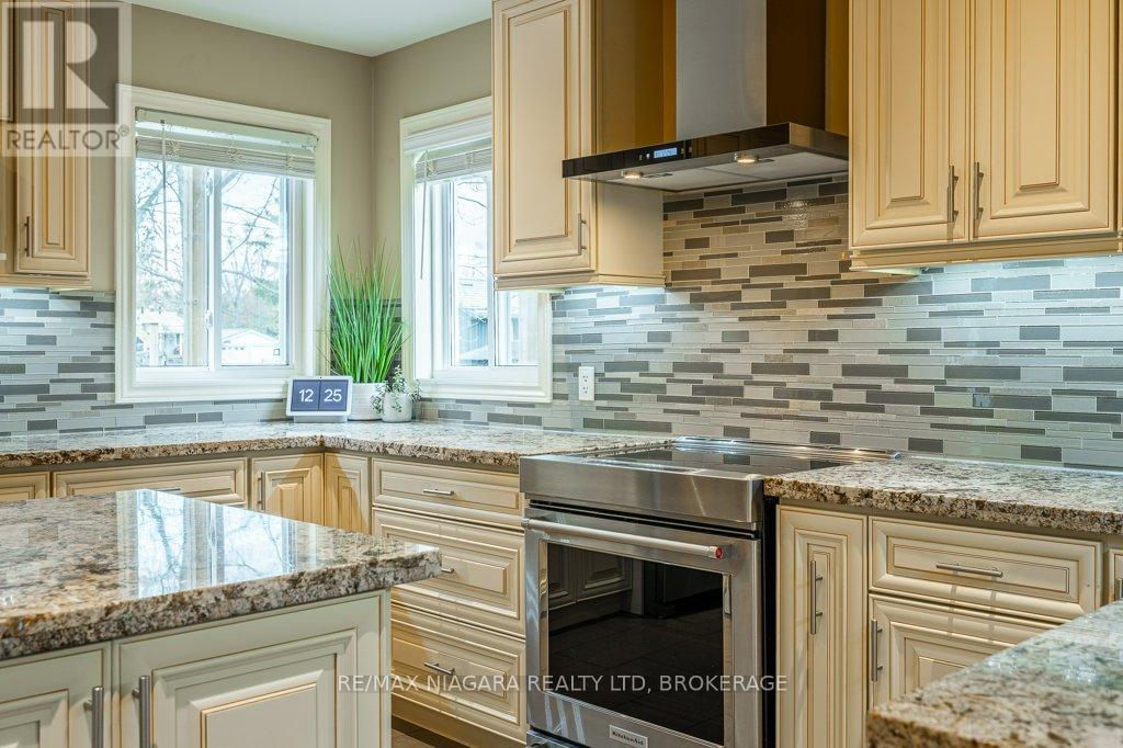 3246 Cedar Avenue, Fort Erie (Ridgeway), Ontario  L0S 1N0 - Photo 13 - X12580268