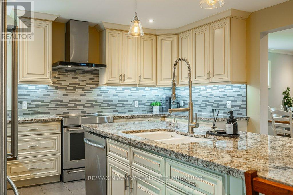 3246 Cedar Avenue, Fort Erie (Ridgeway), Ontario  L0S 1N0 - Photo 14 - X12580268