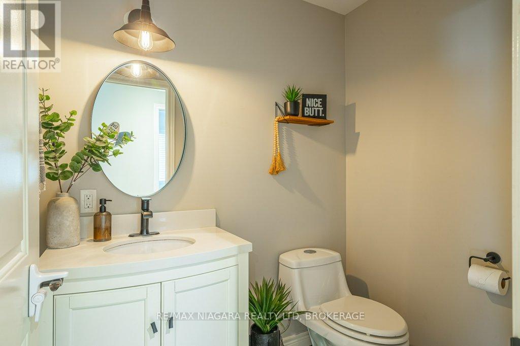 3246 Cedar Avenue, Fort Erie (Ridgeway), Ontario  L0S 1N0 - Photo 19 - X12580268