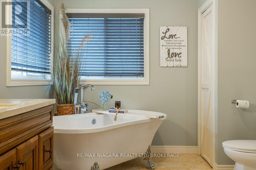 3246 Cedar Avenue, Fort Erie (Ridgeway), Ontario  L0S 1N0 - Photo 26 - X12580268