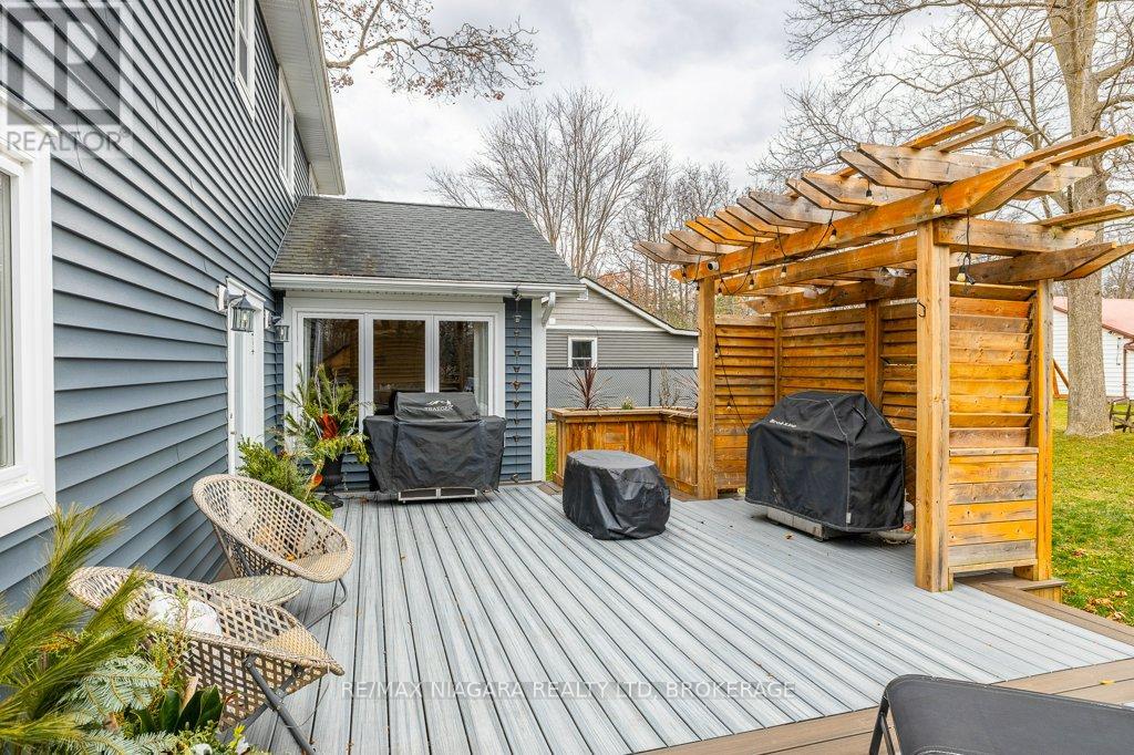 3246 Cedar Avenue, Fort Erie (Ridgeway), Ontario  L0S 1N0 - Photo 38 - X12580268