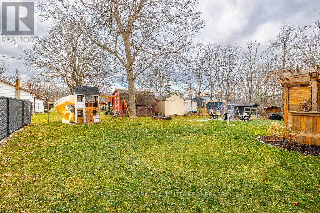 3246 Cedar Avenue, Fort Erie (Ridgeway), Ontario  L0S 1N0 - Photo 39 - X12580268