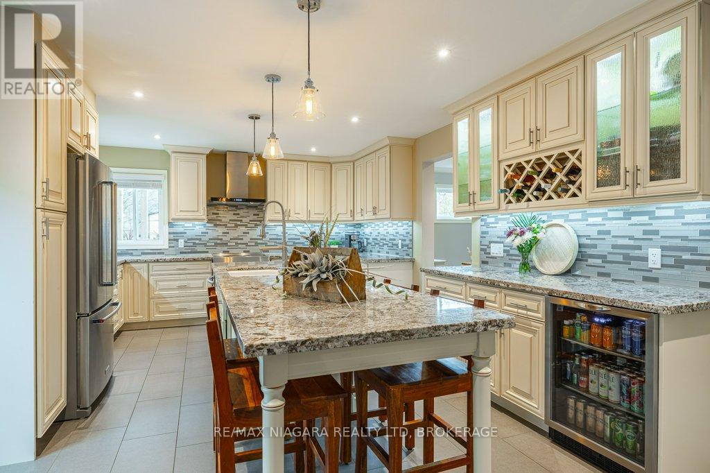 3246 Cedar Avenue, Fort Erie (Ridgeway), Ontario  L0S 1N0 - Photo 9 - X12580268