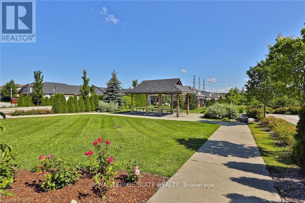 9 Manitoulin Trail, Hamilton, Ontario  L9B 2X8 - Photo 42 - X12543200