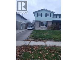 76 UXBRIDGE CRESCENT, Kitchener, Ontario