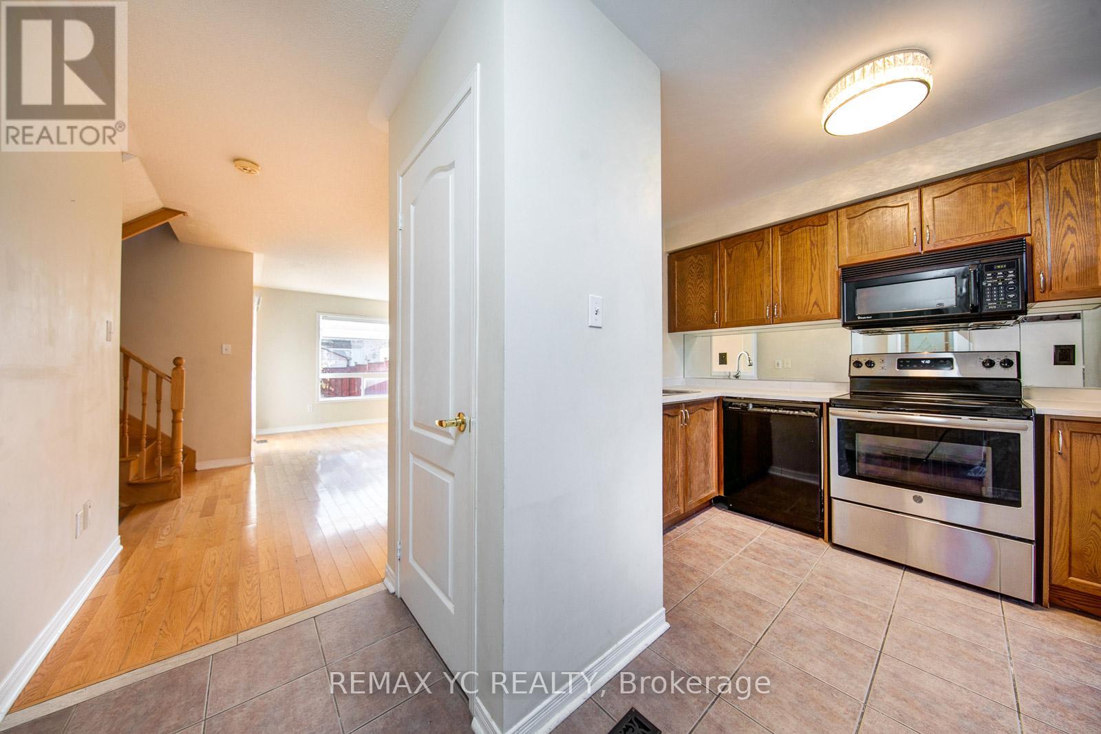 110 Dolce Crescent, Vaughan, Ontario  L4H 3C9 - Photo 6 - N12580250