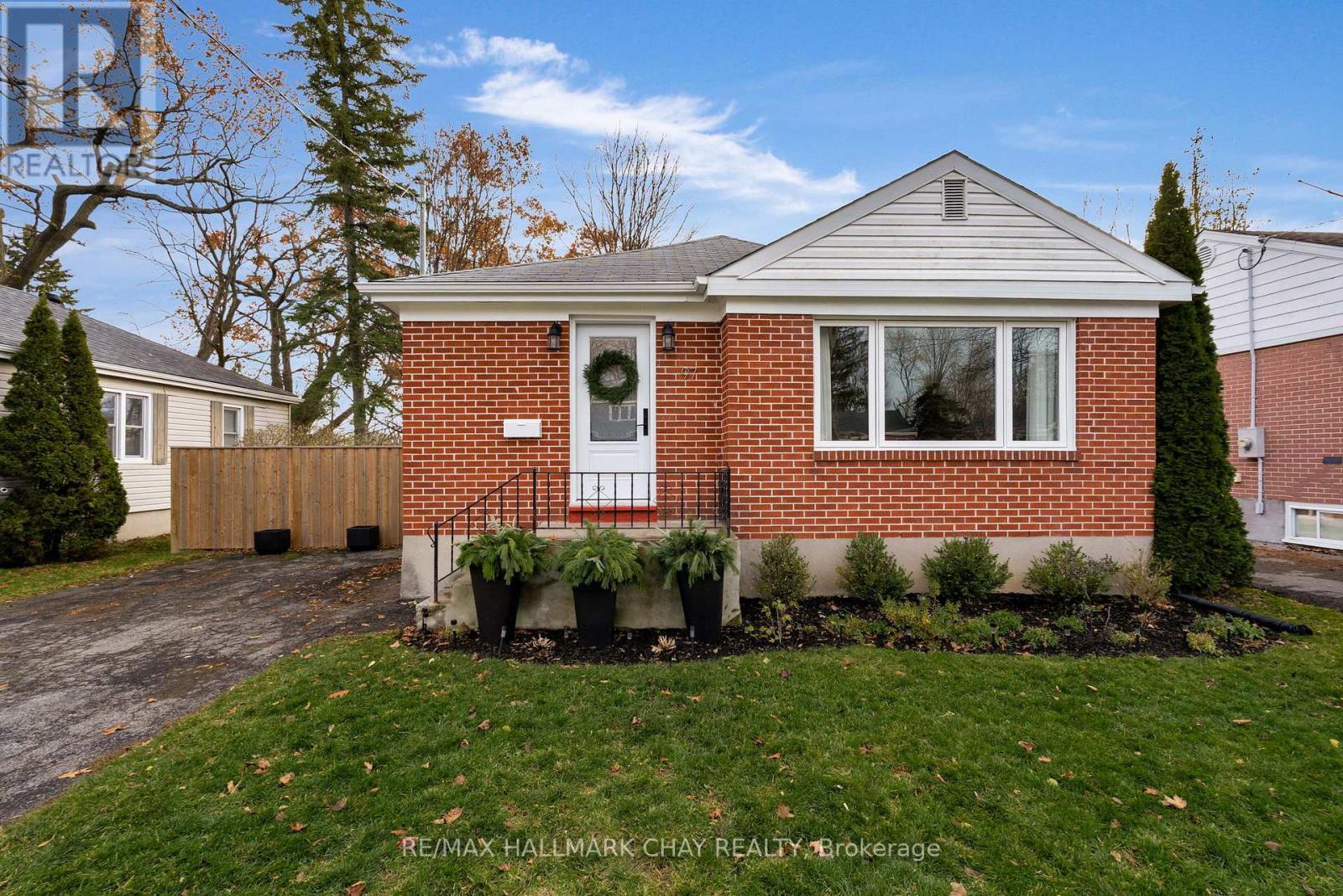 97 Napier Street, Barrie (Codrington), Ontario  L4M 1W6 - Photo 3 - S12580256