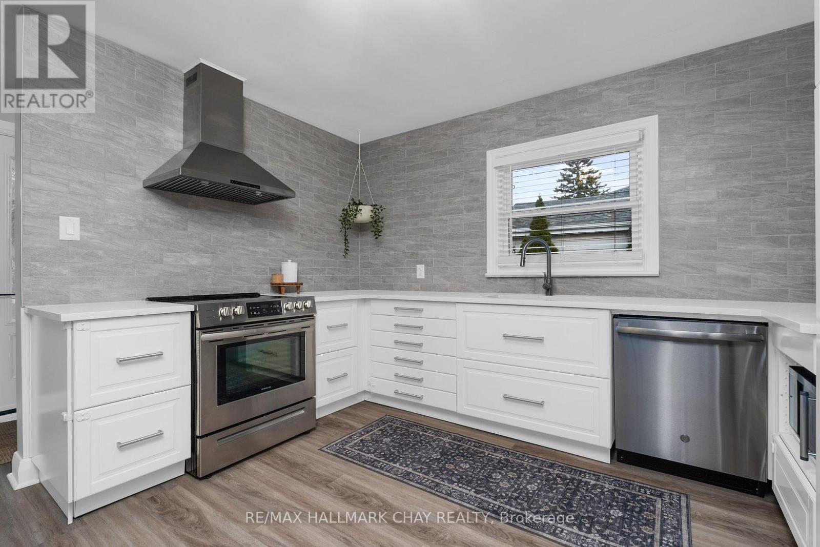 97 Napier Street, Barrie (Codrington), Ontario  L4M 1W6 - Photo 9 - S12580256