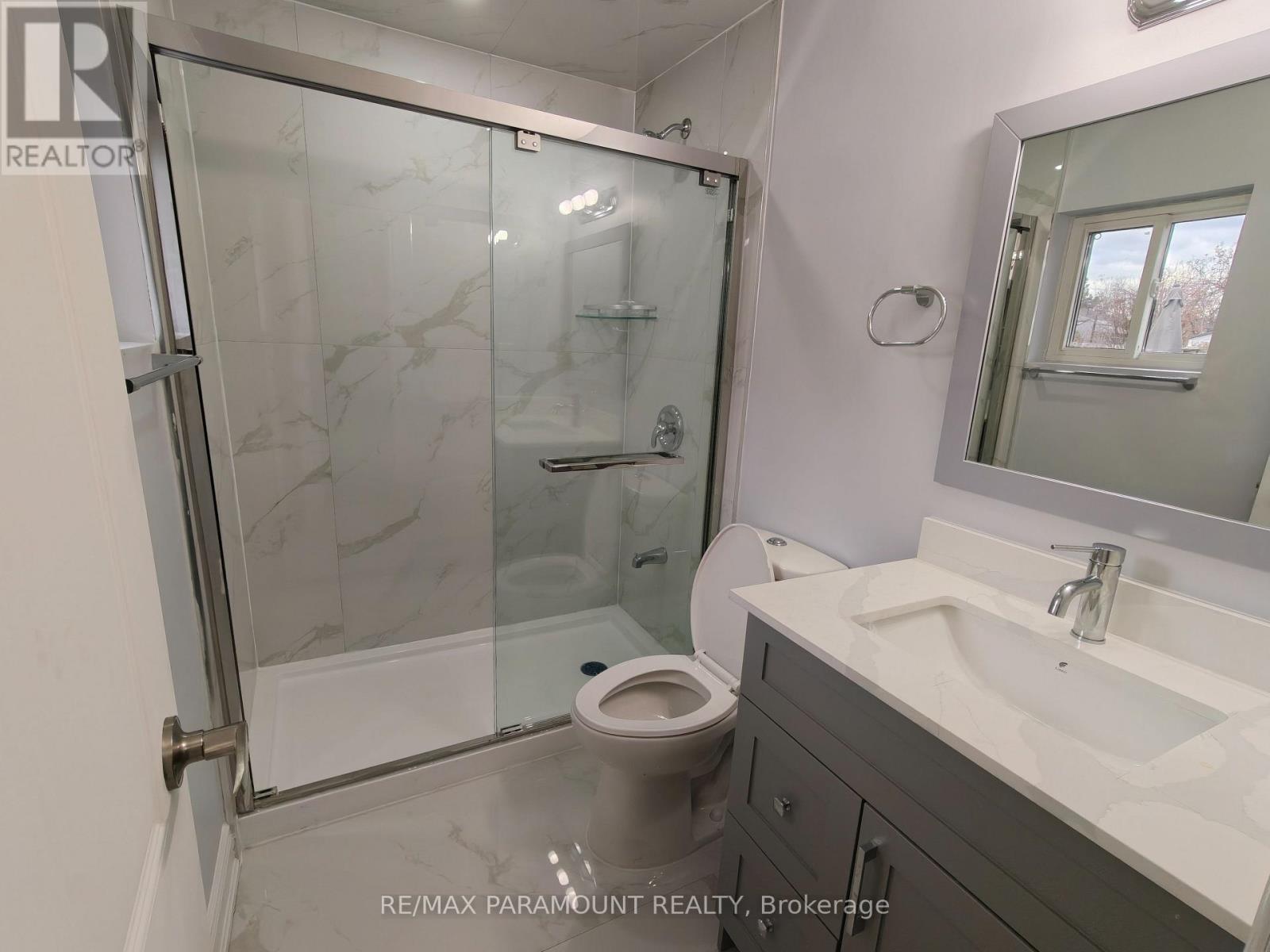 3447 Monica Drive, Mississauga, Ontario  L4T 3E6 - Photo 11 - W12580266