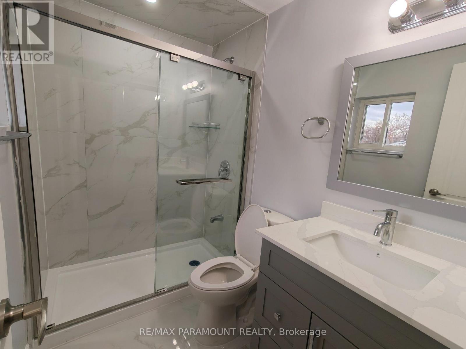 3447 Monica Drive, Mississauga, Ontario  L4T 3E6 - Photo 12 - W12580266